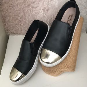 Women’s black Skecher street 8.5 shoes